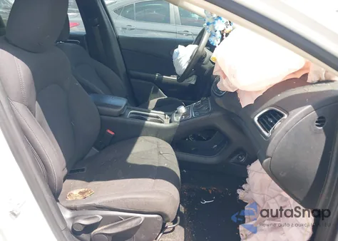 2015 Chrysler 200 Limited from USA, damaged, VIN 1C3CCCAB2FN651782